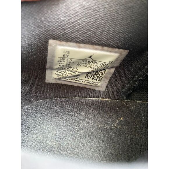 Jordan 11 Retro Low GS 72-10 - Size 6.5 Mens / 8 Womens - "72-10" 528896-001 - Picture 9 of 12